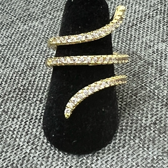 Fashion Jewelry Ladys Ring Adjust To Fit. CZ Stone Wrapped In Front. Sty… - Picture 5 of 9